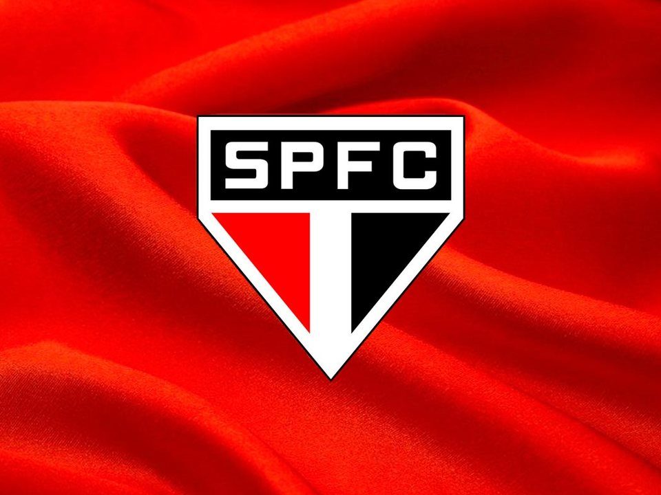 São Paulo estréia com derrota